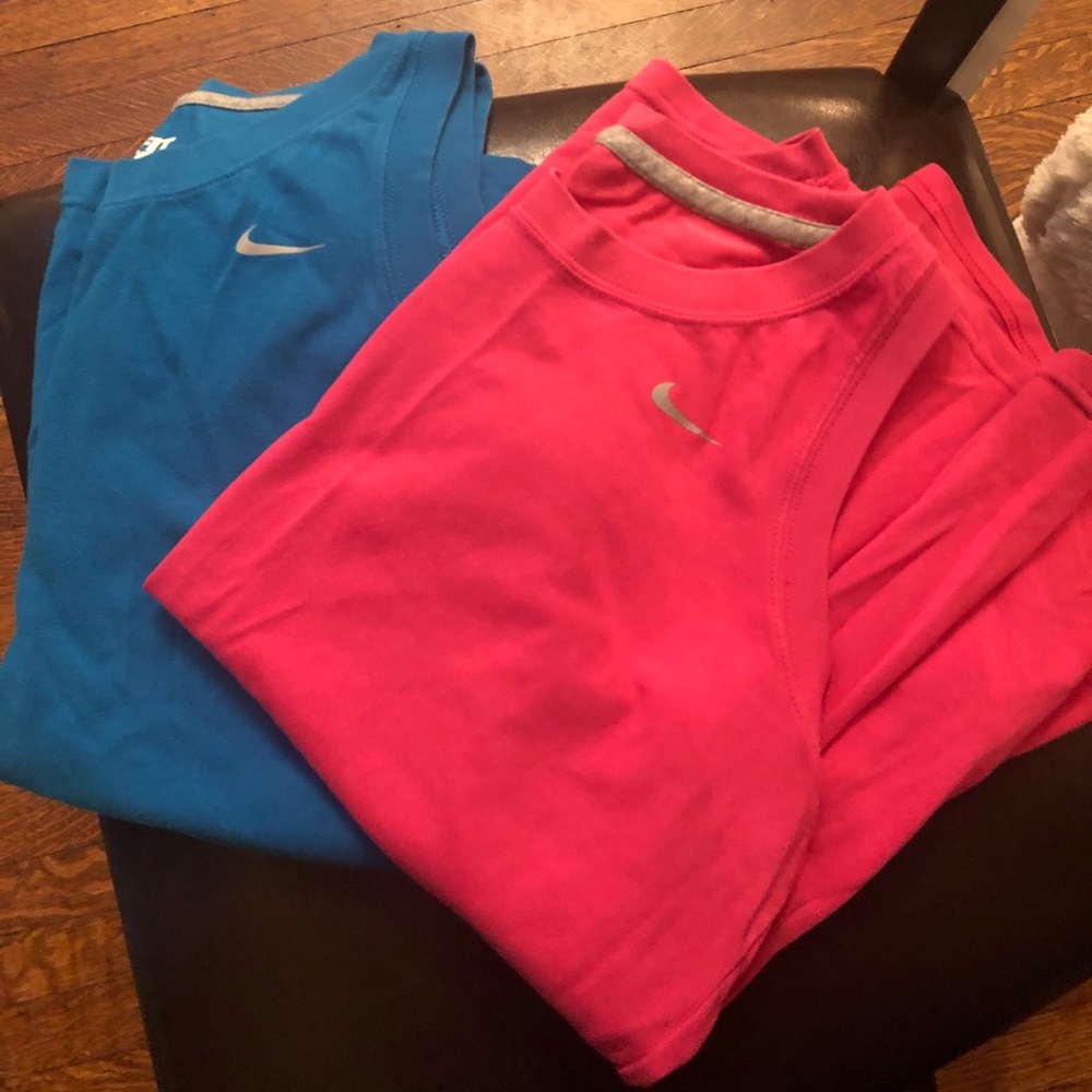 Women’s sleeveless top